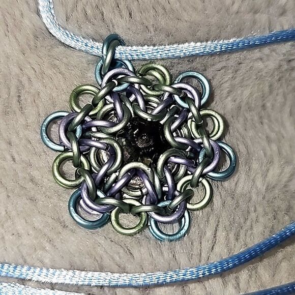 Snowflake Chainmail Necklace (N2) - Picture 4 of 8